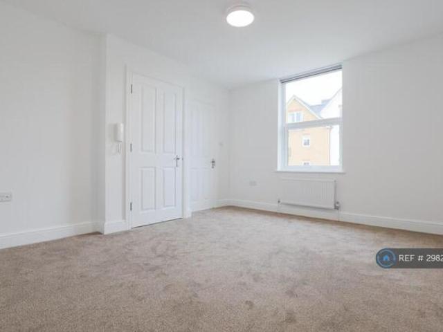 Flat for rent in Cat Hill