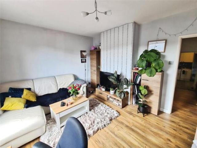 Flat for rent in Chilworth Old Village, Test Valley