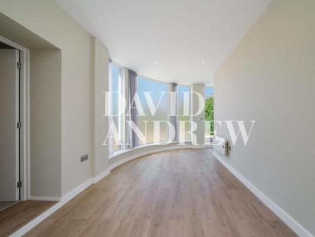 Flat for rent in Fortis Green, Greater London