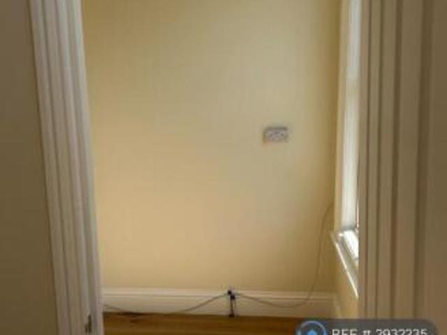 Flat for rent in Cat Hill