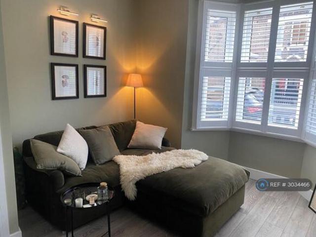 Flat for rent in Cat Hill