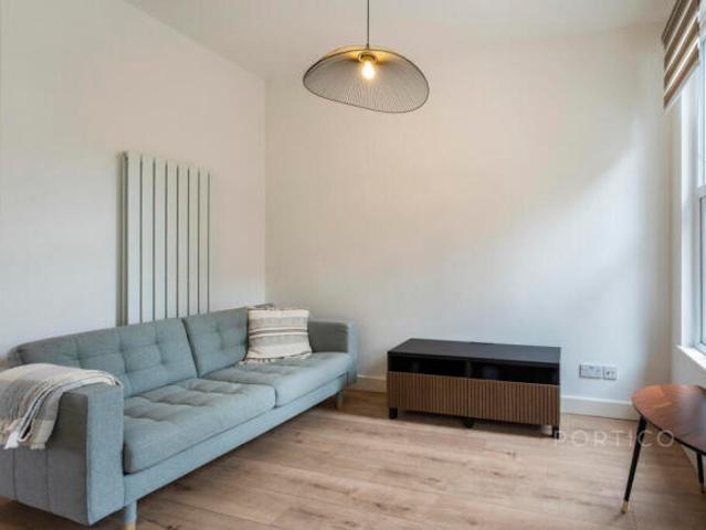 Flat for rent in Cat Hill