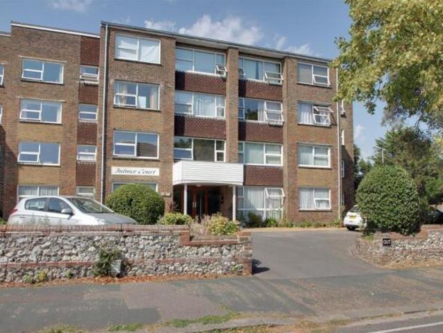 Flat for rent in Denham, Buckinghamshire