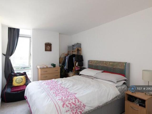 Flat for rent in Cat Hill