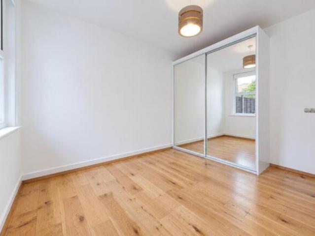 Flat for rent in Cat Hill