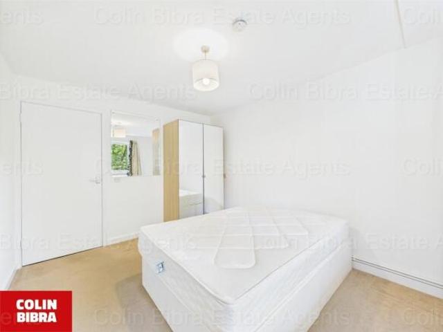 Flat for rent in Greater London