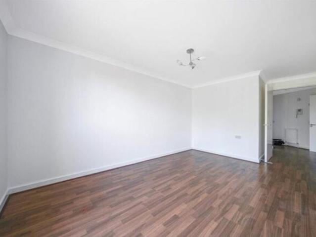 Flat for rent in North Woodside, Firhill