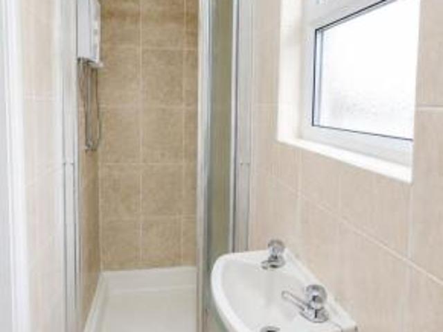 Flat for rent in Cat Hill