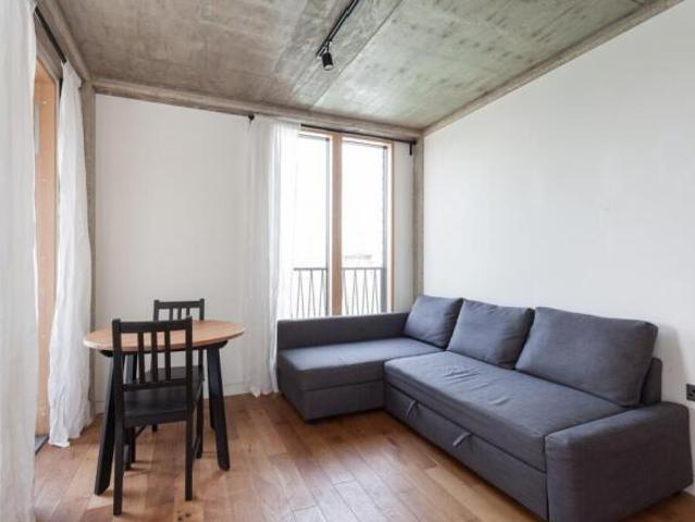 Flat for rent in Cat Hill