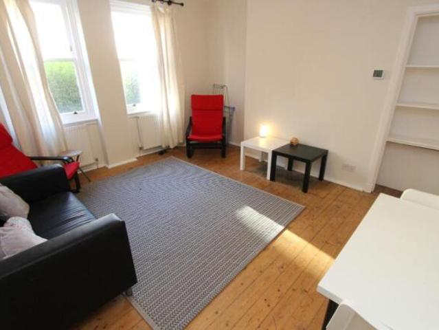 Flat for rent in Newington, Scotland