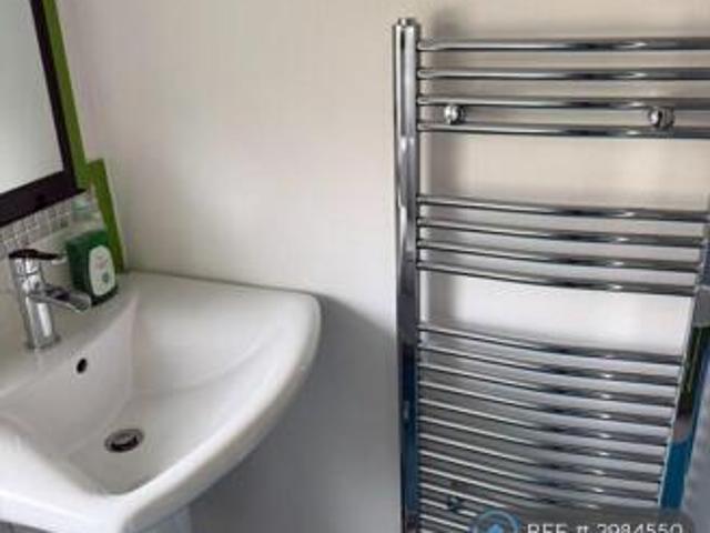 Flat for rent in Cat Hill