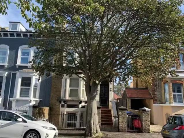 House for rent in Upton, Acol