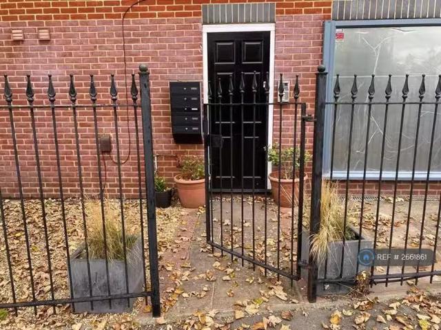 House for rent in Farnborough, Greater London