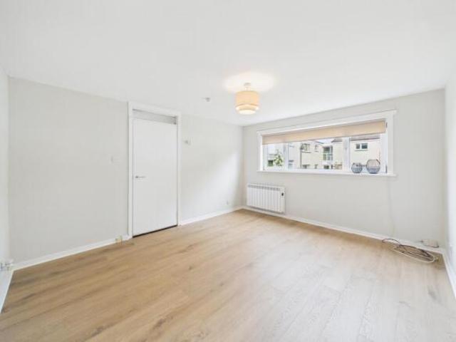 Flat for rent in Barassie, Scotland