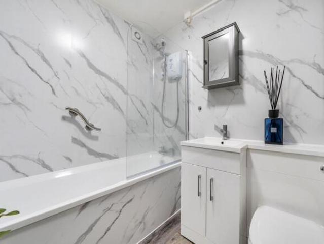 Flat for rent in Cat Hill