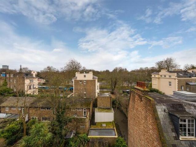 Flat for rent in Cat Hill, England