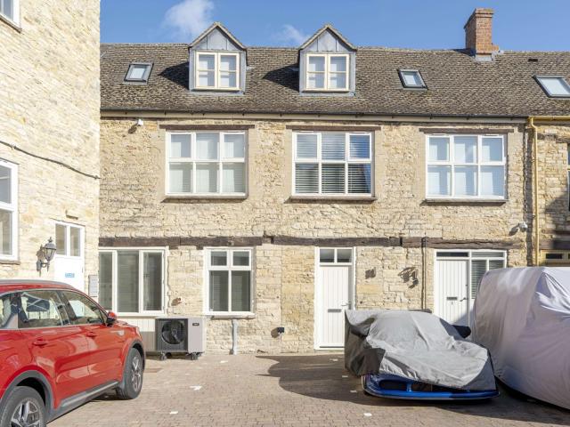 Apartment for rent in Cogges, West Oxfordshire