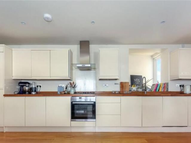 Flat for rent in London Borough of Hackney, Greater London
