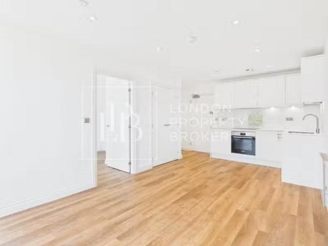 House for rent in Merrow, Guildford