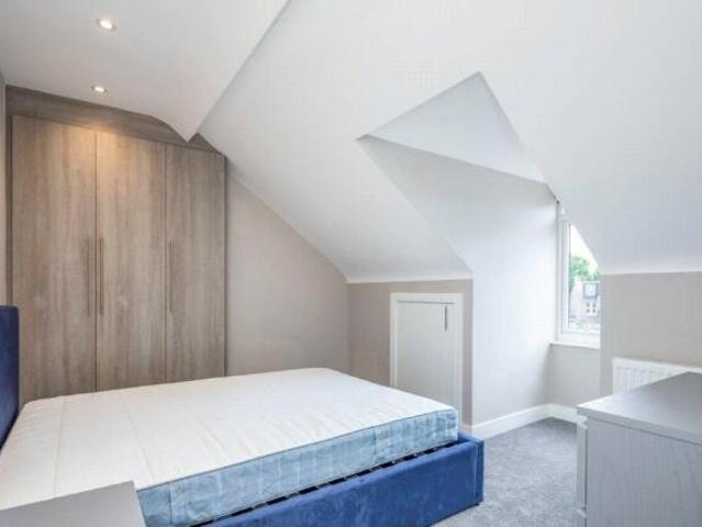 Flat for rent in Cat Hill