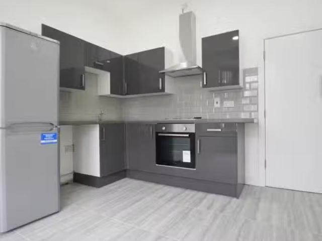 House for rent in Plasnewydd, Falcon Lodge