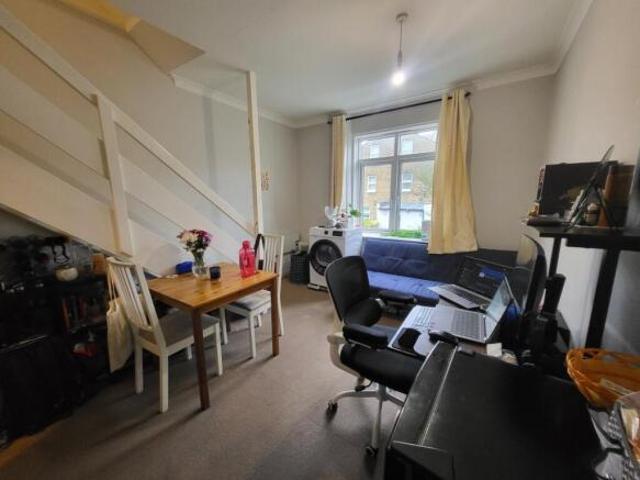 Flat for rent in London Borough of Ealing, Hanwell