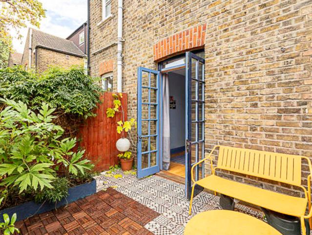 Property for rent in Cat Hill