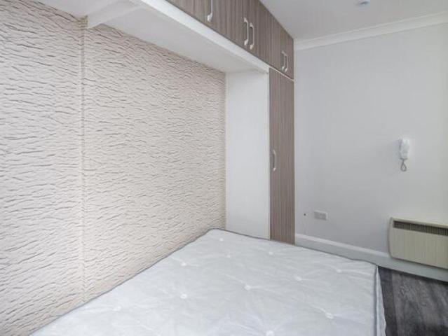 Flat for rent in Cat Hill