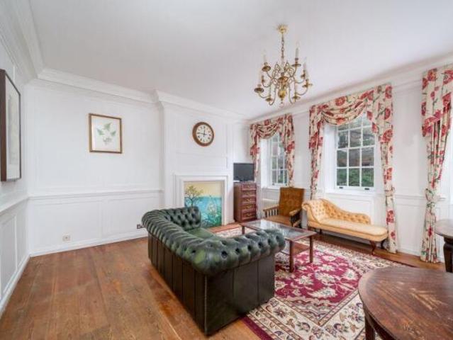 Flat for rent in Cat Hill