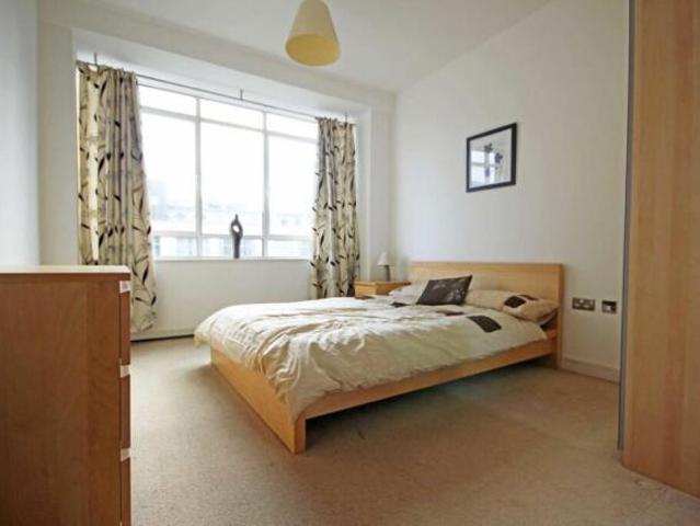 Flat for rent in Brentford End, Greater London