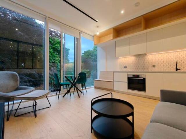 Flat for rent in Cat Hill