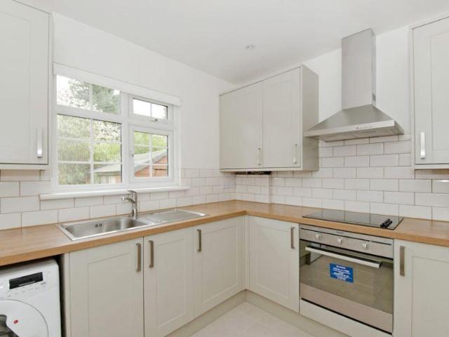 Flat for rent in Cricklewood, Brent