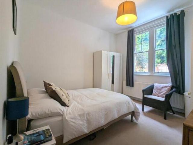 Flat for rent in St James, Sandown Park