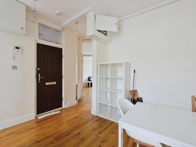Flat for rent in Cat Hill