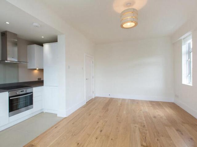 Flat for rent in Cat Hill
