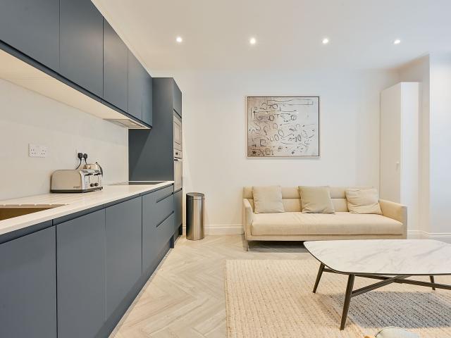 Apartment for rent in London Borough of Hounslow, Strand