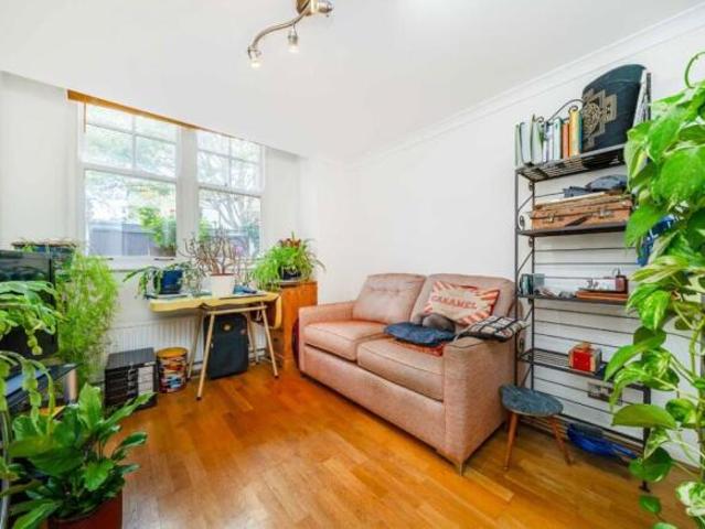 Flat for rent in Chiswick, Greater London