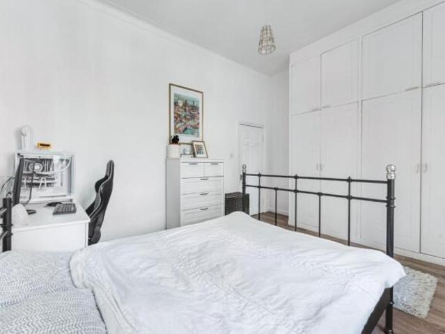 Flat for rent in Cat Hill