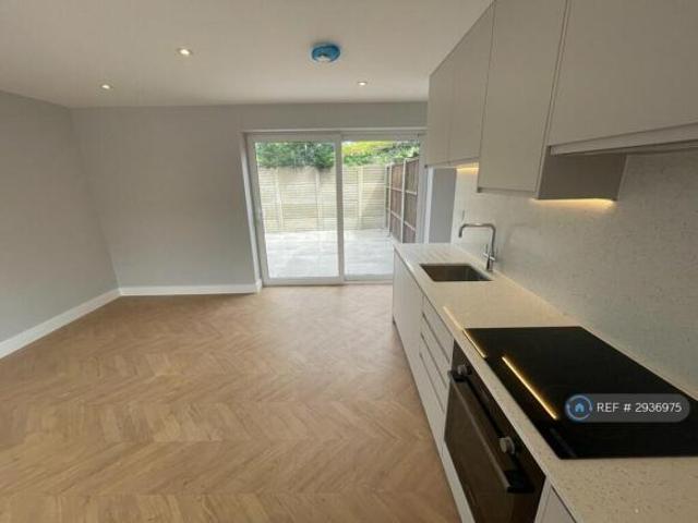 Flat for rent in Cat Hill