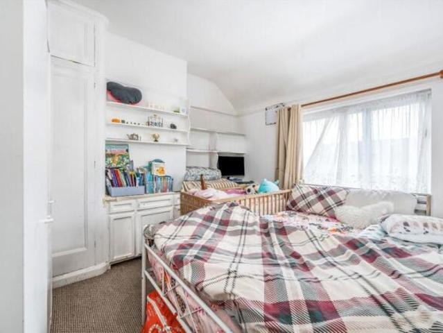 Flat for rent in Northolt, Greater London