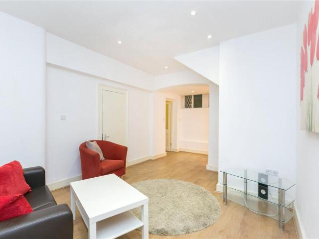 Flat for rent in St John's Wood
