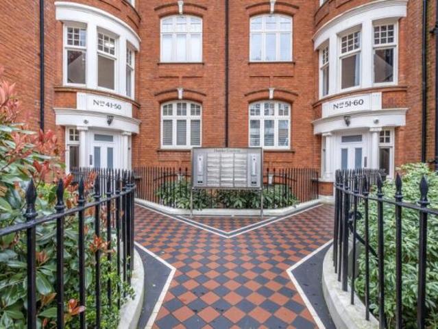 Flat for rent in Cat Hill
