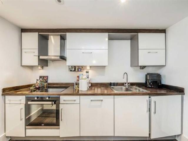 Flat for rent in Blackhills, Surrey