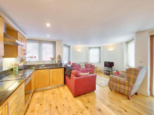 Flat for rent in Hampton, Greater London