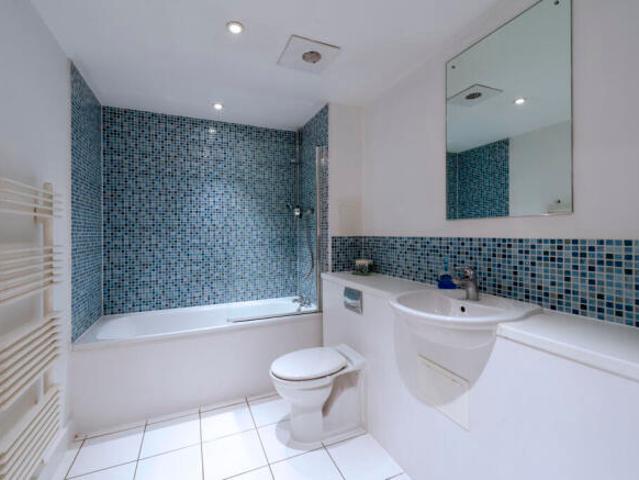 Flat for rent in Cat Hill