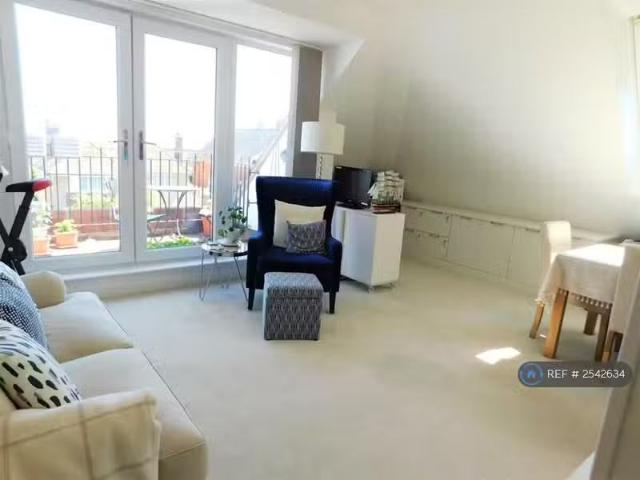 House for rent in Frinton and Walton, Dale Hill