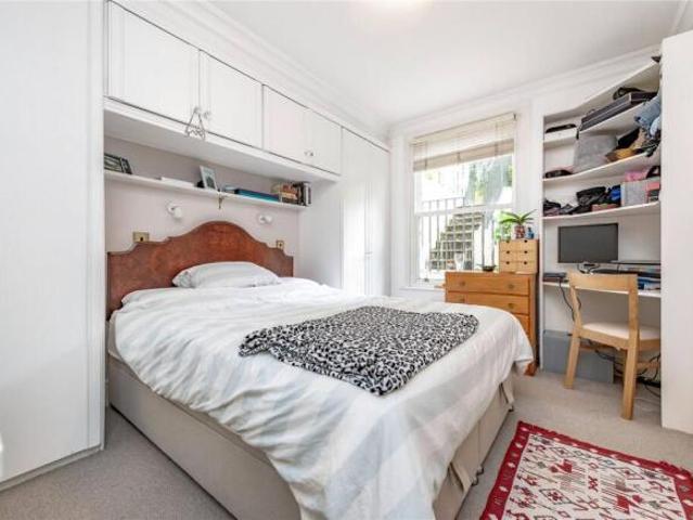 Flat for rent in Froggatt, East Midlands