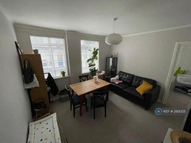 Flat for rent in Cat Hill