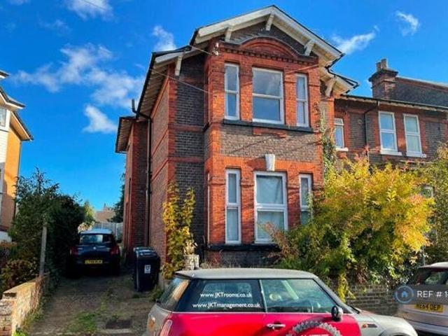 House for rent in The Image, Pouchen End