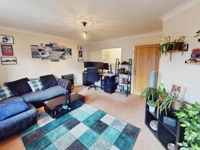 Flat for rent in Falcon Lodge, Wales